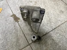 Кронштейн генератора Toyota Rav4