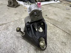 Подушка двигателя Toyota Rav4