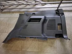 Обшивка багажника боковая Toyota Land Cruiser