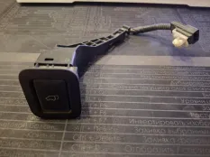 Кнопка багажника Toyota Highlander 3 2013