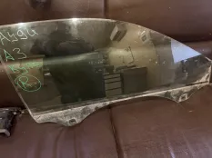 Стекло правое Audi A3