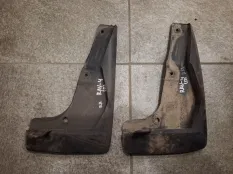 Брызговик передний Toyota Rav4 CA40