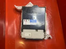 Монтажный блок предохранителей Toyota Camry