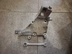 Кронштейн Mercedes-Benz CLS