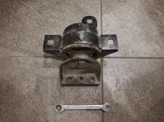 Опора двигателя Chevrolet Aveo T200