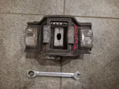 Опора двигателя Ford Fusion