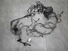 Проводка подкапотная с блоком Toyota Land Cruiser