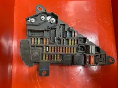 Монтажный блок предохранителей Bmw 5-Series E60