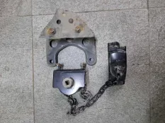 Кронштейн запасного колеса Toyota Land Cruiser