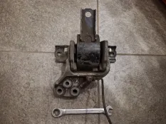 Опора двигателя Mitsubishi ASX