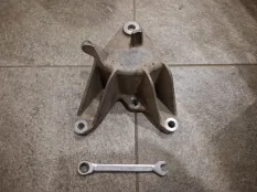 Кронштейн Opel Astra J