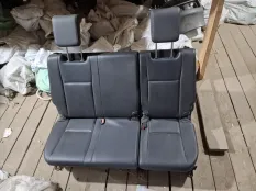 Третий ряд сидений Toyota Highlander 3