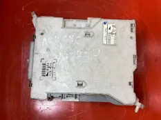 Монтажный блок предохранителей Lexus Is250