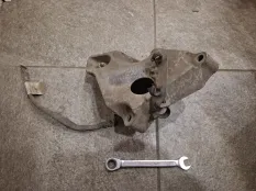 Кронштейн Bmw X1 E84