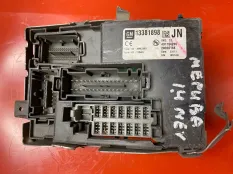 Монтажный блок предохранителей Opel Meriva B