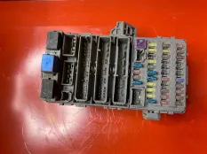 Монтажный блок предохранителей Honda Civic 4D