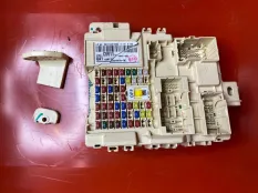 Монтажный блок предохранителей Kia Sorento Prime