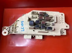 Монтажный блок предохранителей Toyota Land Cruiser