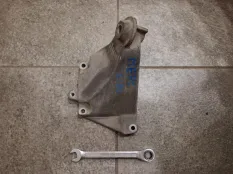 Кронштейн Mercedes-Benz E-Class E212