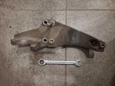 Кронштейн Opel Insignia