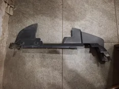 Дефлектор радиатора Chrysler 300C