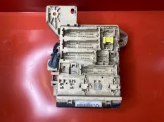 Монтажный блок предохранителей Toyota Camry V40