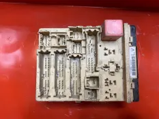 Монтажный блок предохранителей Lexus RX330