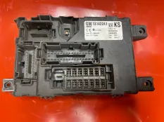 Монтажный блок предохранителей Opel Corsa D