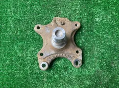 Кулак задний правый Peugeot 308