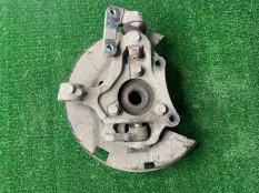 Кулак передний левый Opel Astra GTC J