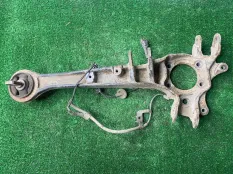 Кулак задний левый Mitsubishi Outlander