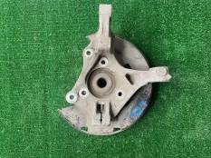 Кулак передний правый Chevrolet Cruze