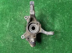 Кулак передний правый Toyota Camry V50