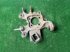 Кулак задний правый Lexus RX300 2.0 2018