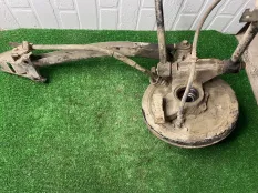 Кулак задний левый Subaru Impreza