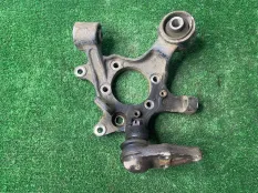 Кулак задний правый Mitsubishi Pajero