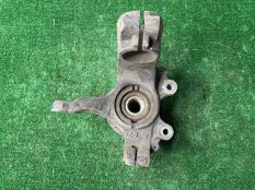 Кулак передний левый Mazda 3