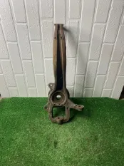 Кулак передний правый Volkswagen Touareg NF 3.6