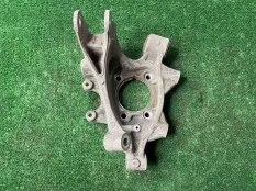 Кулак задний правый Volkswagen Touareg