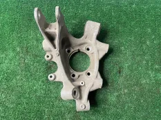 Кулак задний правый Volkswagen Touareg