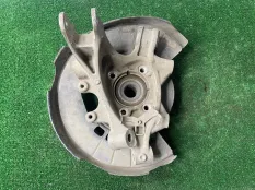 Кулак задний правый Volkswagen Touareg