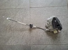 Замок правой двери Porsche Cayman 982