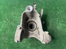 Кулак задний правый Audi A8