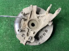 Кулак задний левый Porsche Cayenne