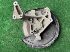 Кулак задний левый Volkswagen Passat CC