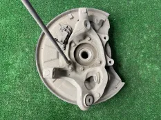 Кулак задний правый Mercedes-Benz CLS AMG