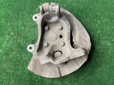 Кулак передний левый Bmw 5-Series E60