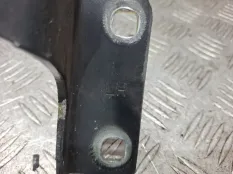 Петля капота Opel Antara 2013 95049937 C145 A22DM, передняя левая