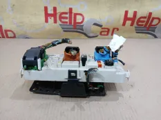 Блок предохранителей Ford Focus 2009 2027109 CB4 HXDA; HXDB; SIDA