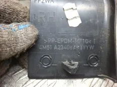Уголок двери Ford Focus 2009 1376076 CB4 HXDA; HXDB; SIDA, передний правый